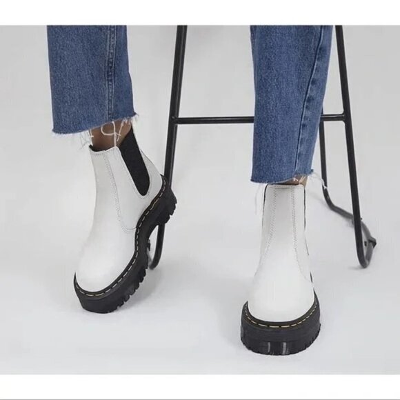 Doc Dr. Martens 2976 Quad Platform Women's White Chelsea Boot Size 39 US 8 NEW - Picture 1 of 6